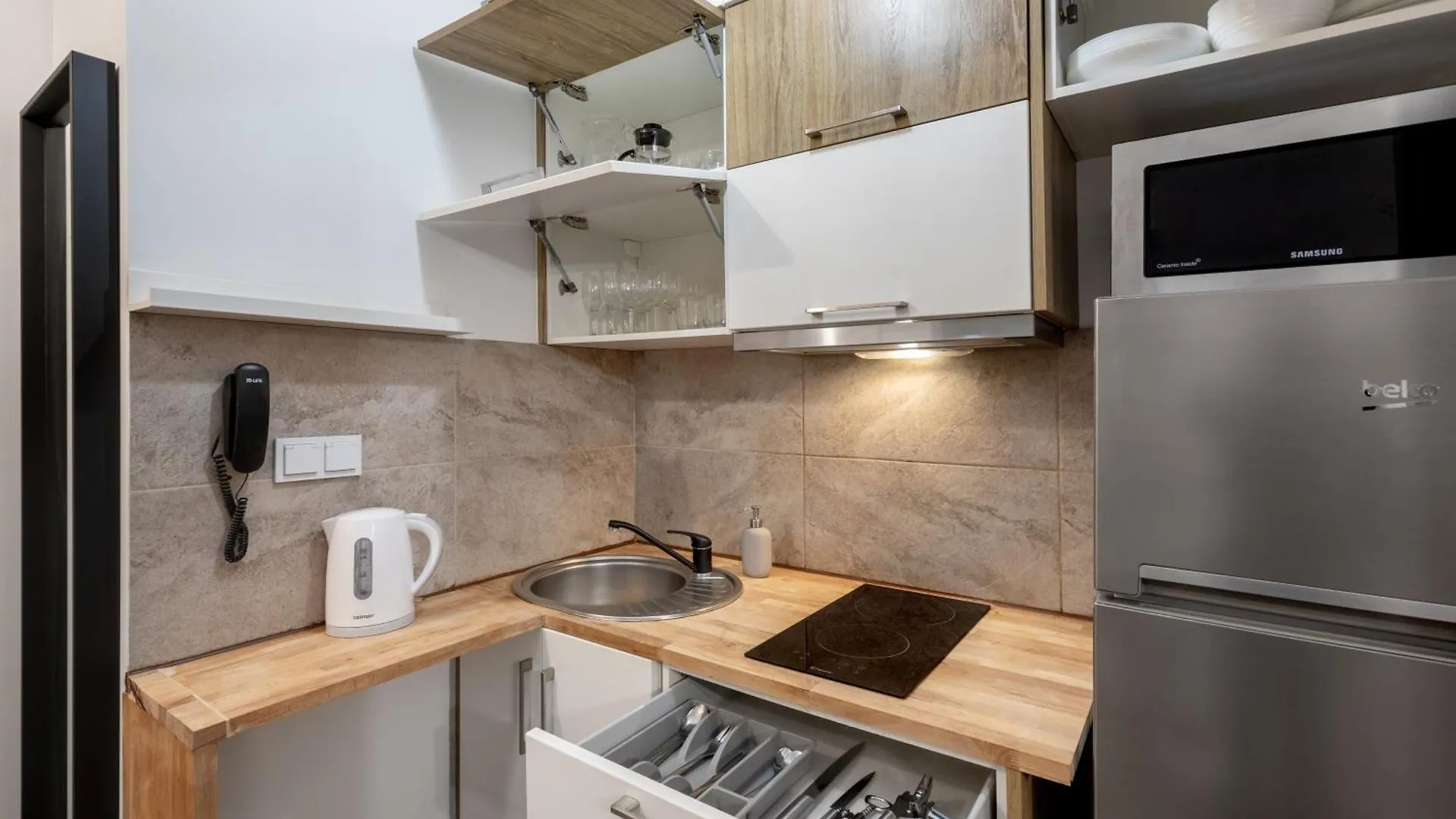 Petrovdom In Warsaw Cozy Apartment Wola, 32 Jana Kazimierza